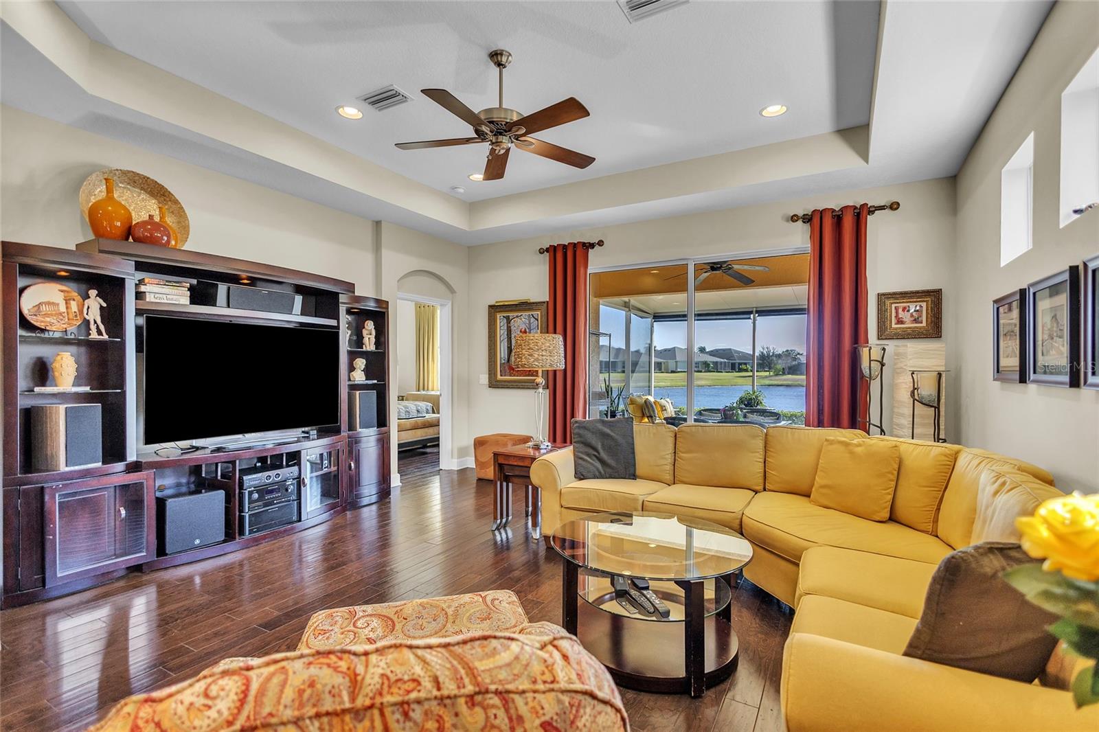 Image 13 of 36 For 633 Chipper Drive