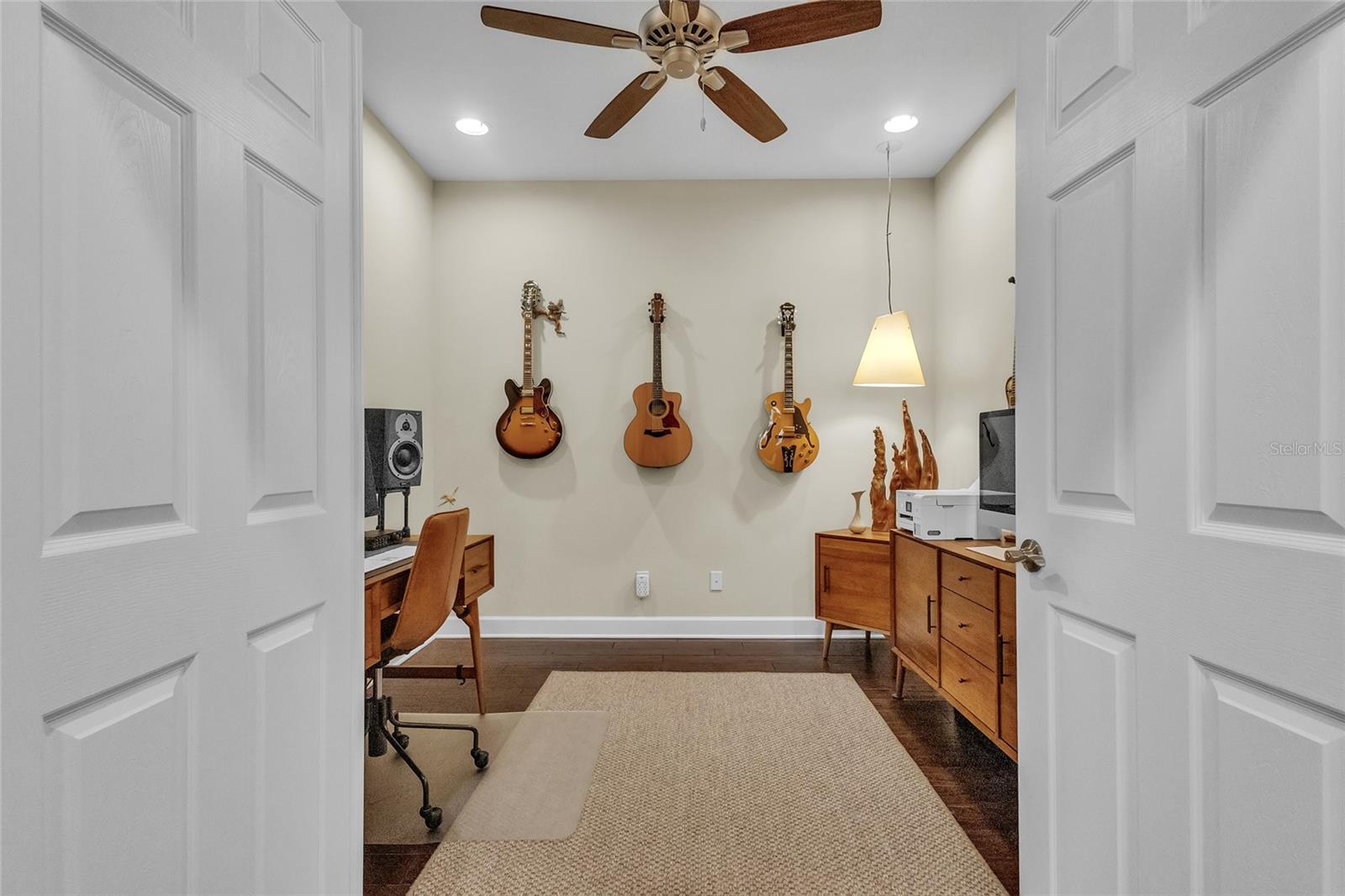 Image 26 of 36 For 633 Chipper Drive