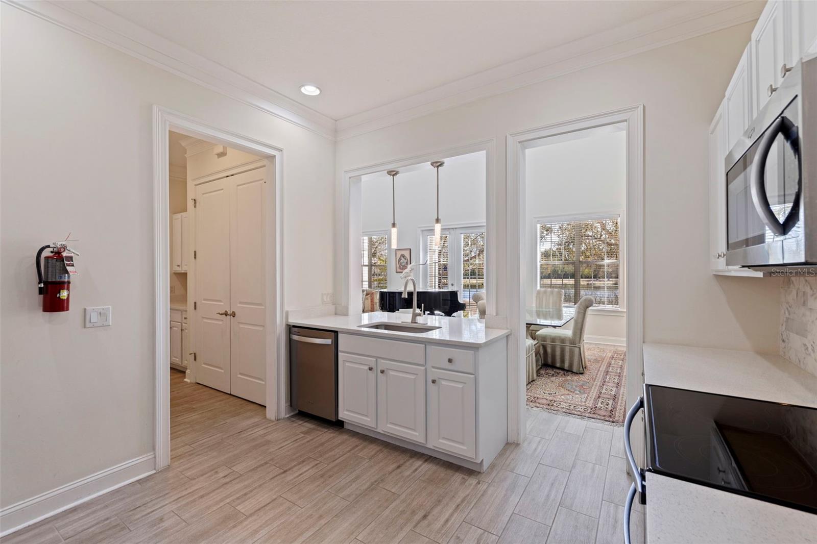 Image 10 of 73 For 300 Newbury Place N