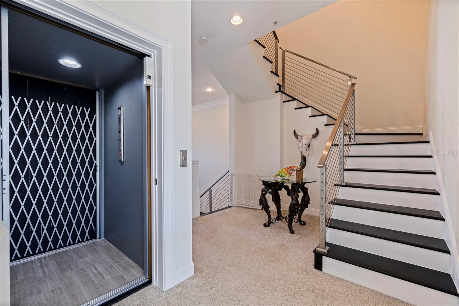 Image 21 of 73 For 300 Newbury Place N