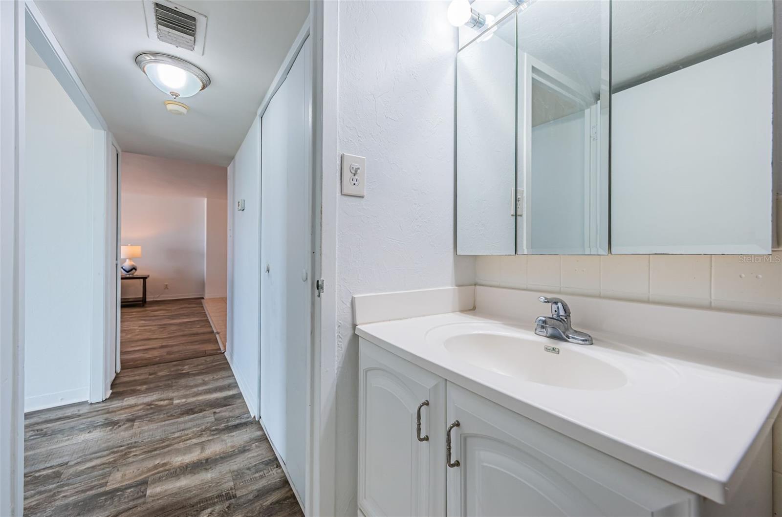 Image 24 of 48 For 10355 Paradise Boulevard 711