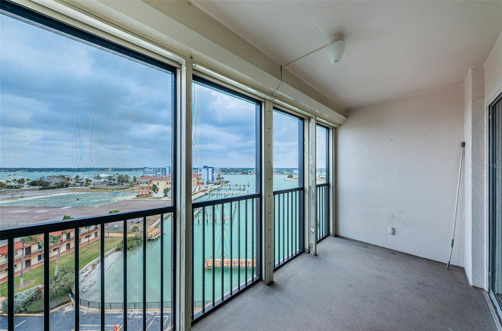 Image 27 of 48 For 10355 Paradise Boulevard 711