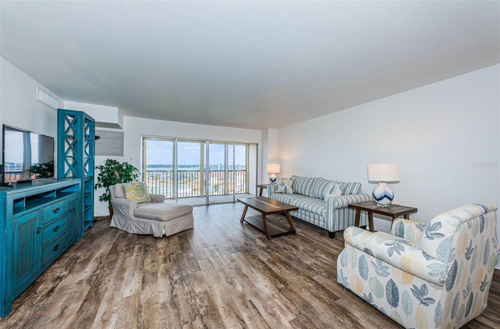 Image 4 of 48 For 10355 Paradise Boulevard 711