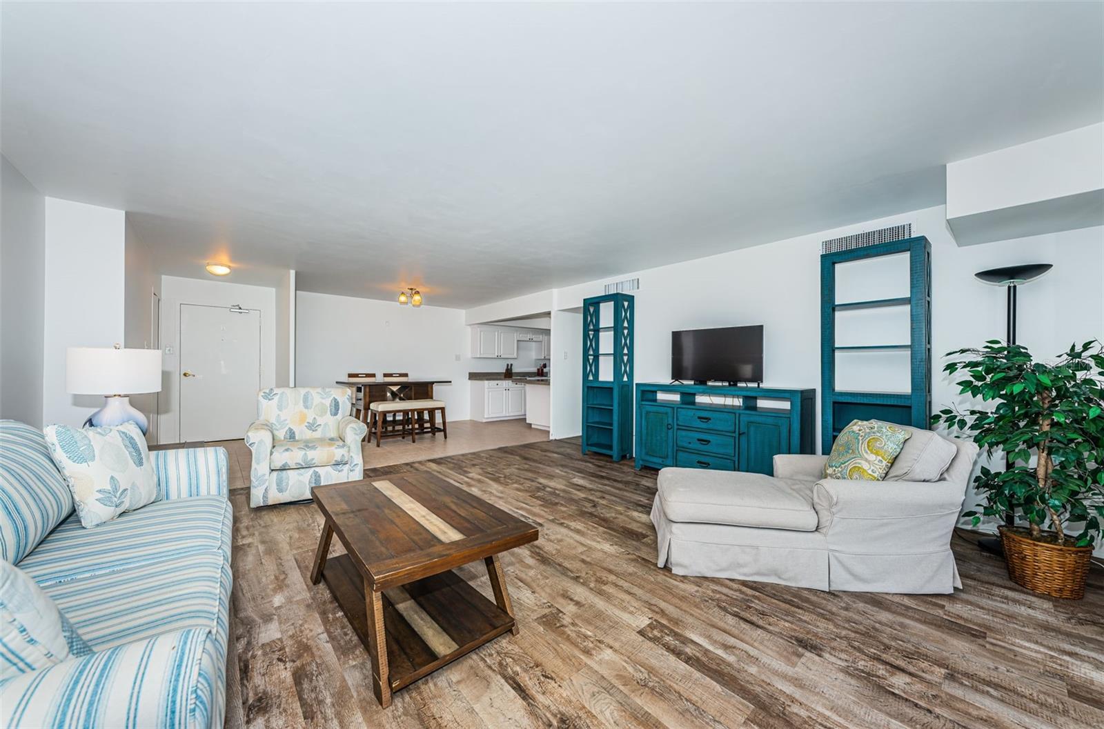 Image 7 of 48 For 10355 Paradise Boulevard 711