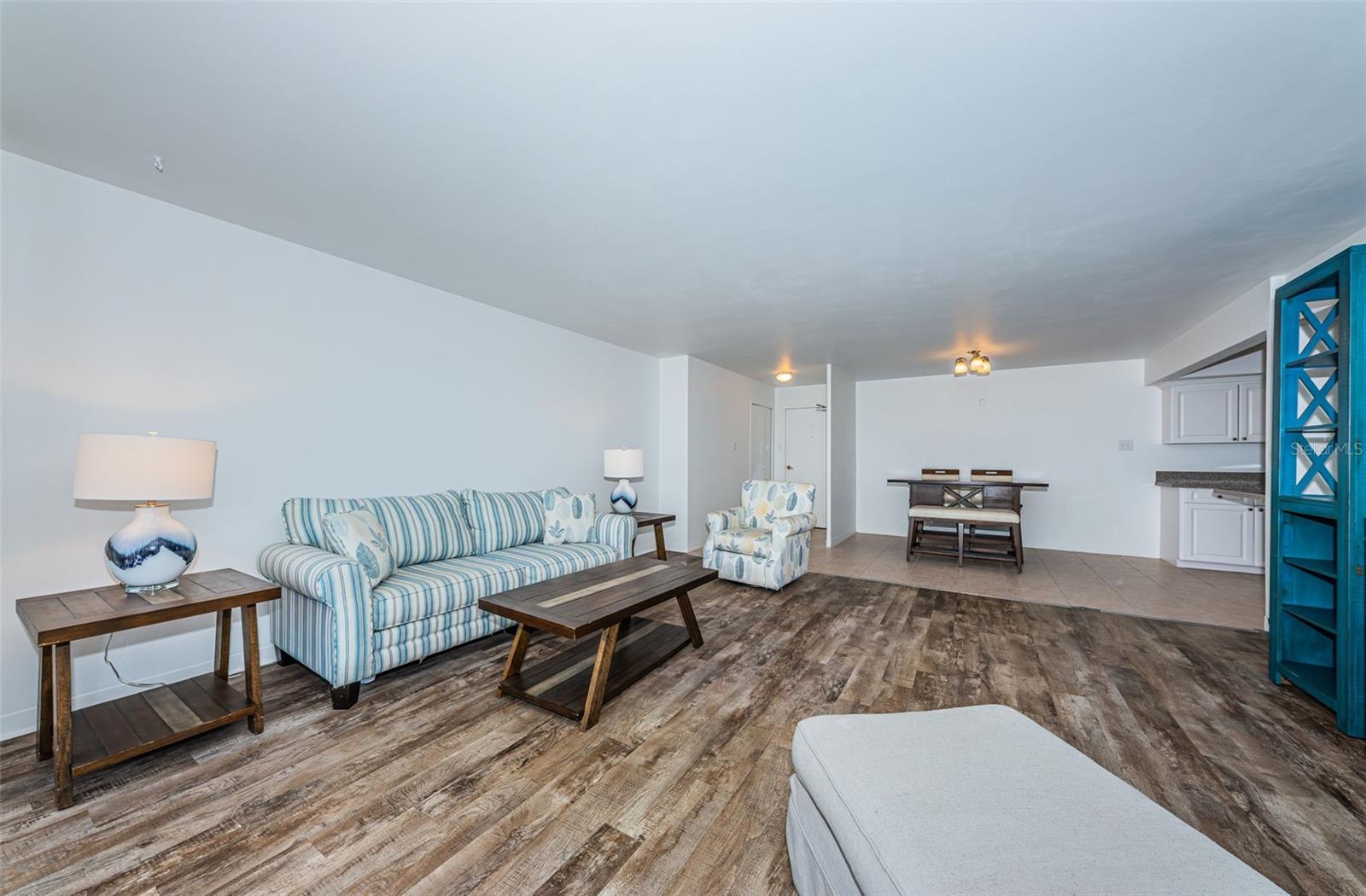 Image 8 of 48 For 10355 Paradise Boulevard 711