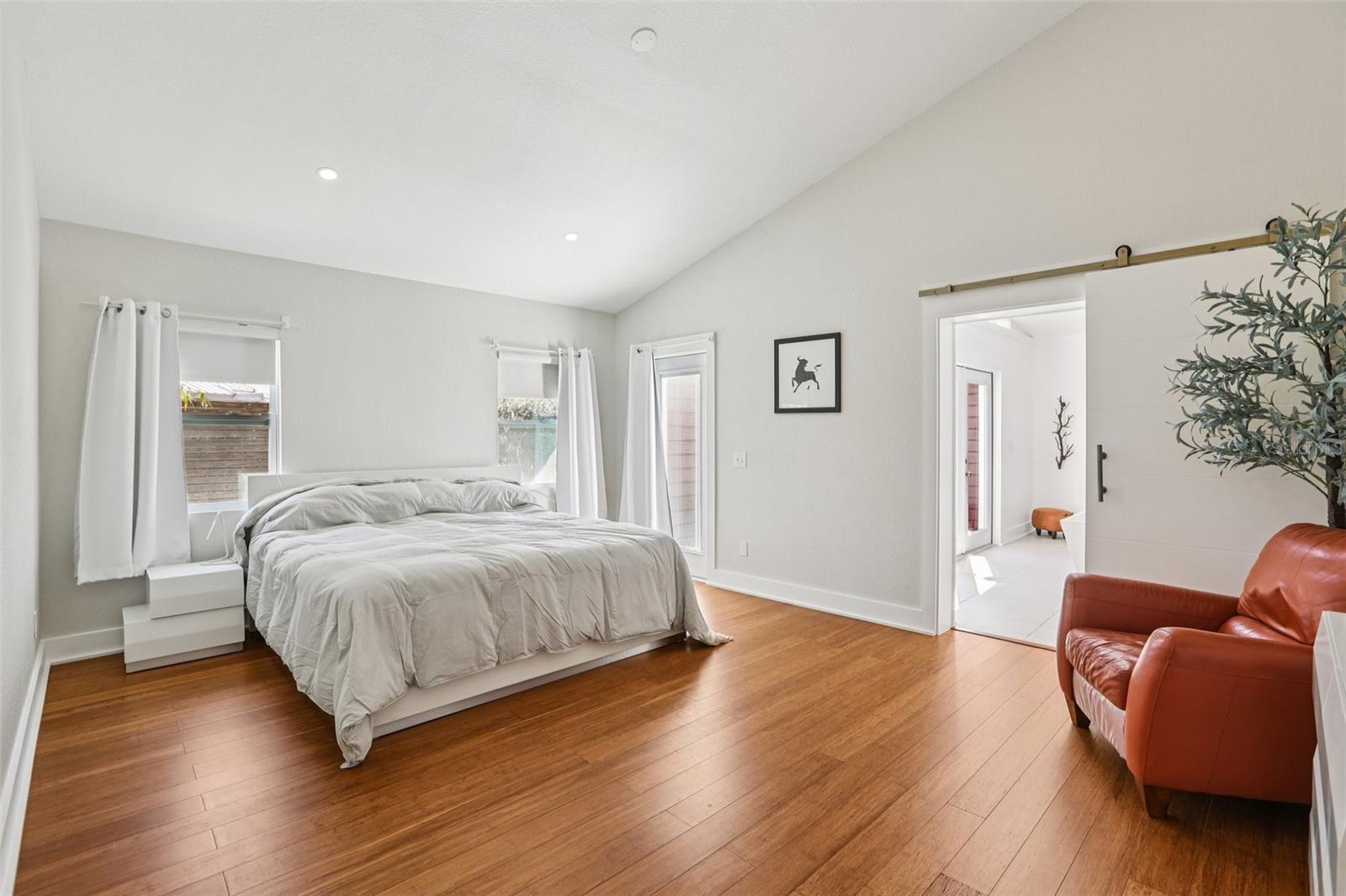 Image 19 of 40 For 4204 Jetton Avenue