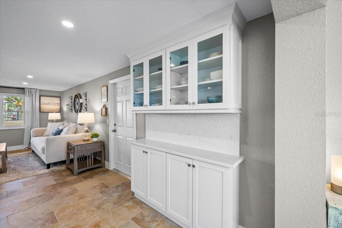 Listing photo id 14 for 4016 Flamingo Boulevard