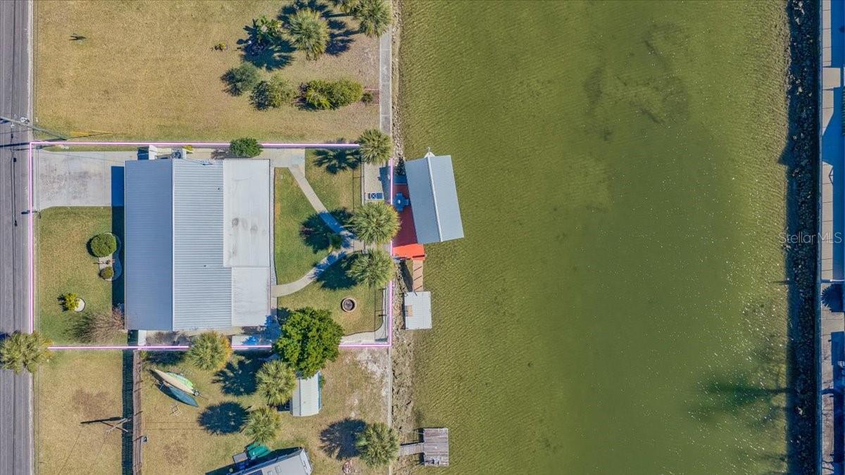 Listing photo id 0 for 4016 Flamingo Boulevard