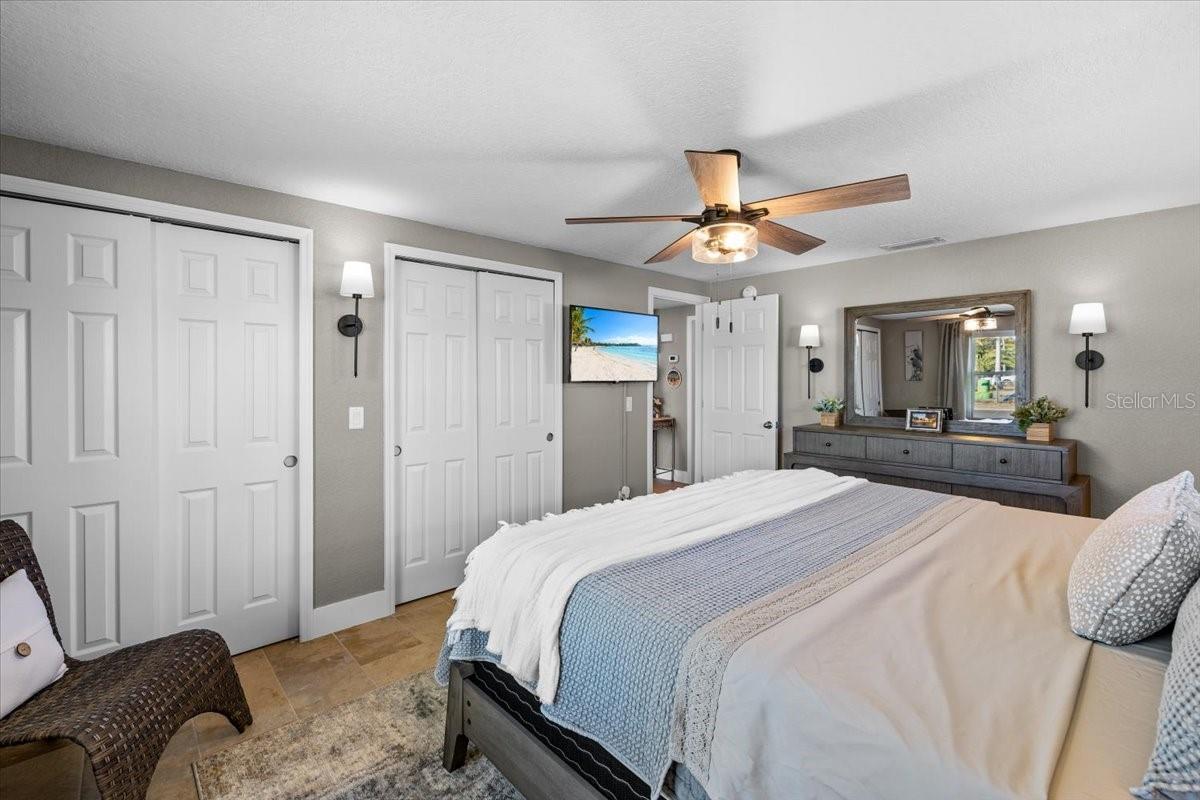 Listing photo id 18 for 4016 Flamingo Boulevard