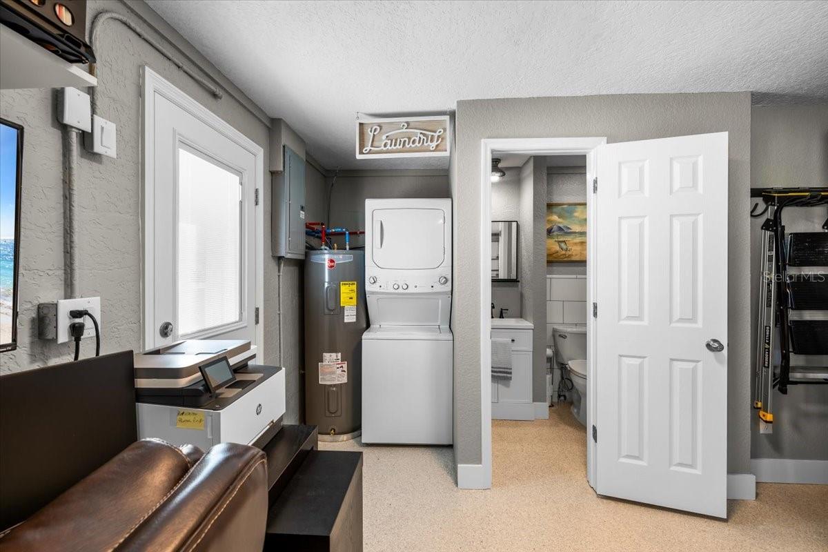 Listing photo id 27 for 4016 Flamingo Boulevard