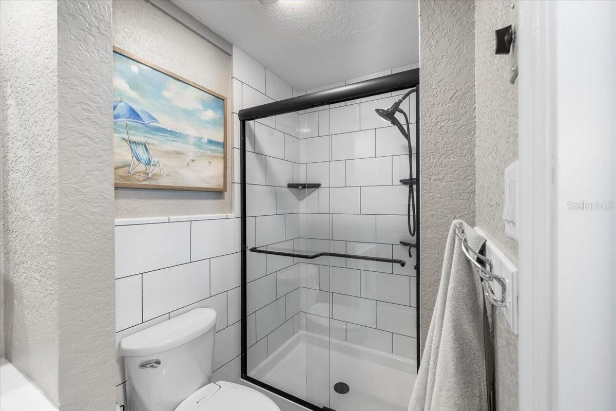 Listing photo id 29 for 4016 Flamingo Boulevard