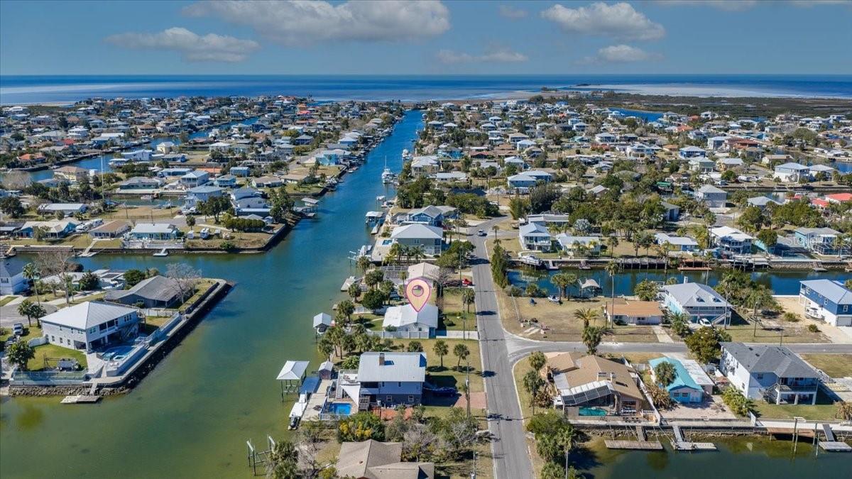 Listing photo id 36 for 4016 Flamingo Boulevard