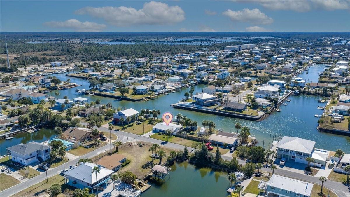 Listing photo id 40 for 4016 Flamingo Boulevard