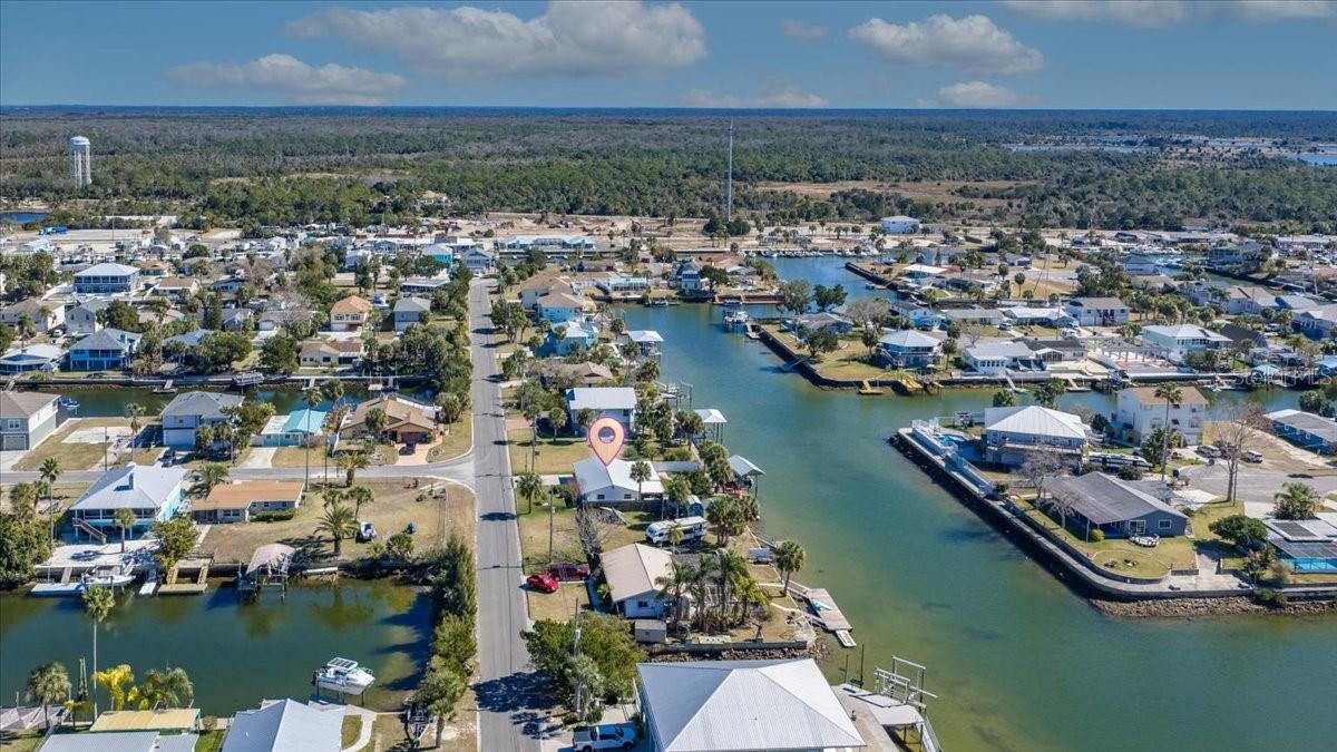 Listing photo id 41 for 4016 Flamingo Boulevard