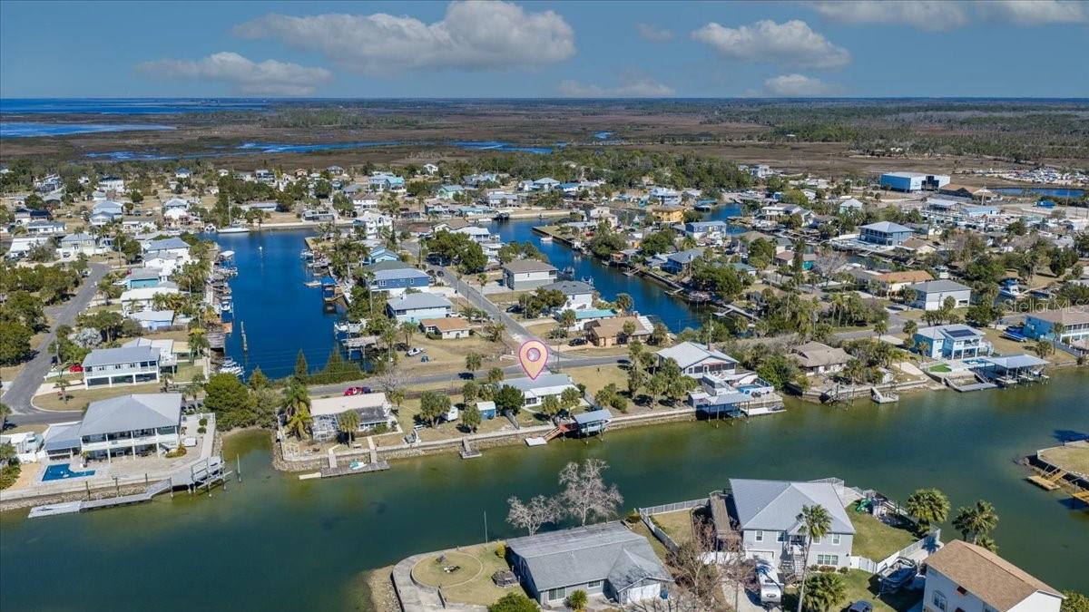 Listing photo id 42 for 4016 Flamingo Boulevard