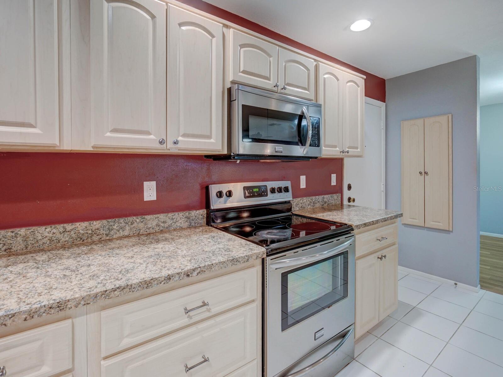 Image 20 of 35 For 365 Durham Court