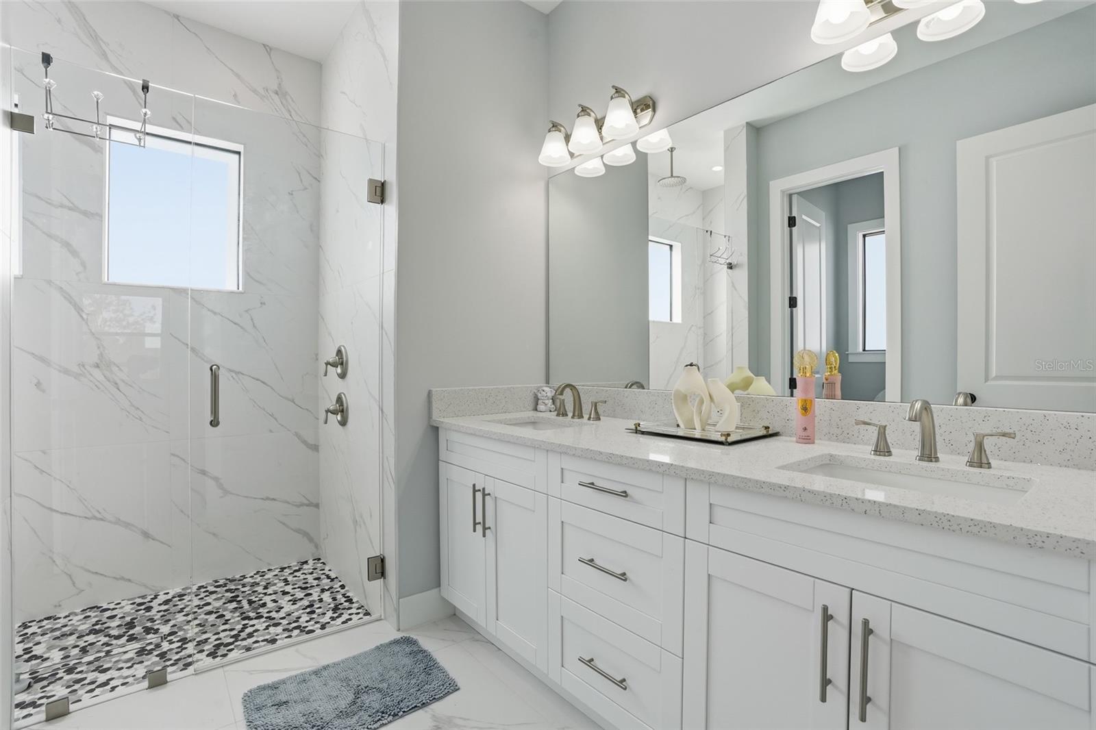 Image 12 of 25 For 2415 56th Avenue Ne