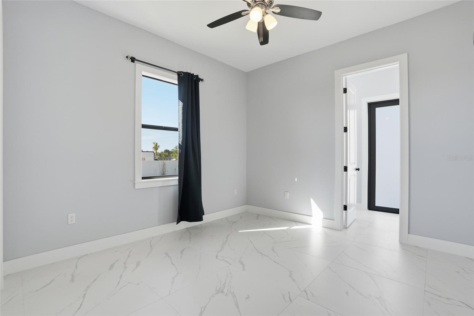 Image 17 of 25 For 2415 56th Avenue Ne