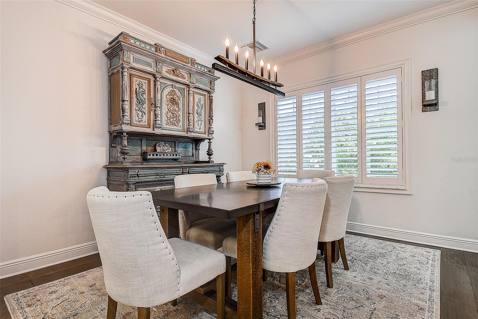 Image 10 of 43 For 411 Regent Lane N