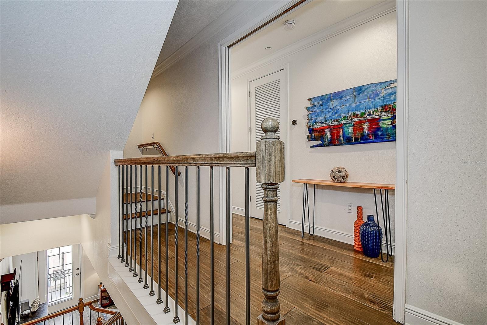 Image 17 of 43 For 411 Regent Lane N