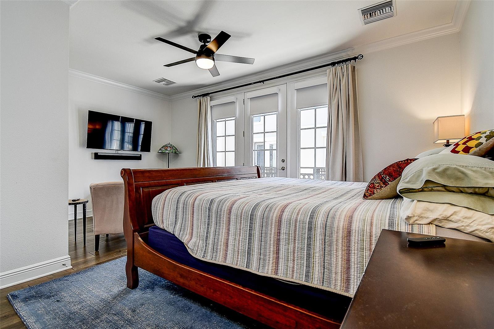 Image 19 of 43 For 411 Regent Lane N