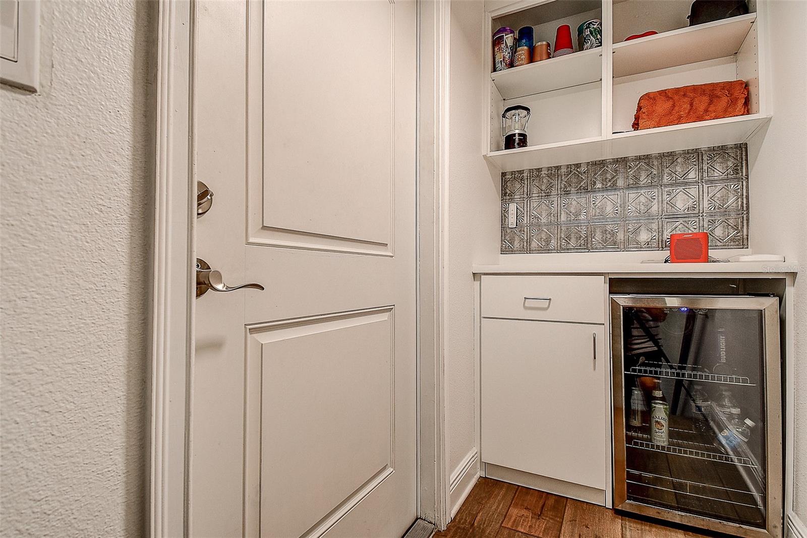 Image 33 of 43 For 411 Regent Lane N