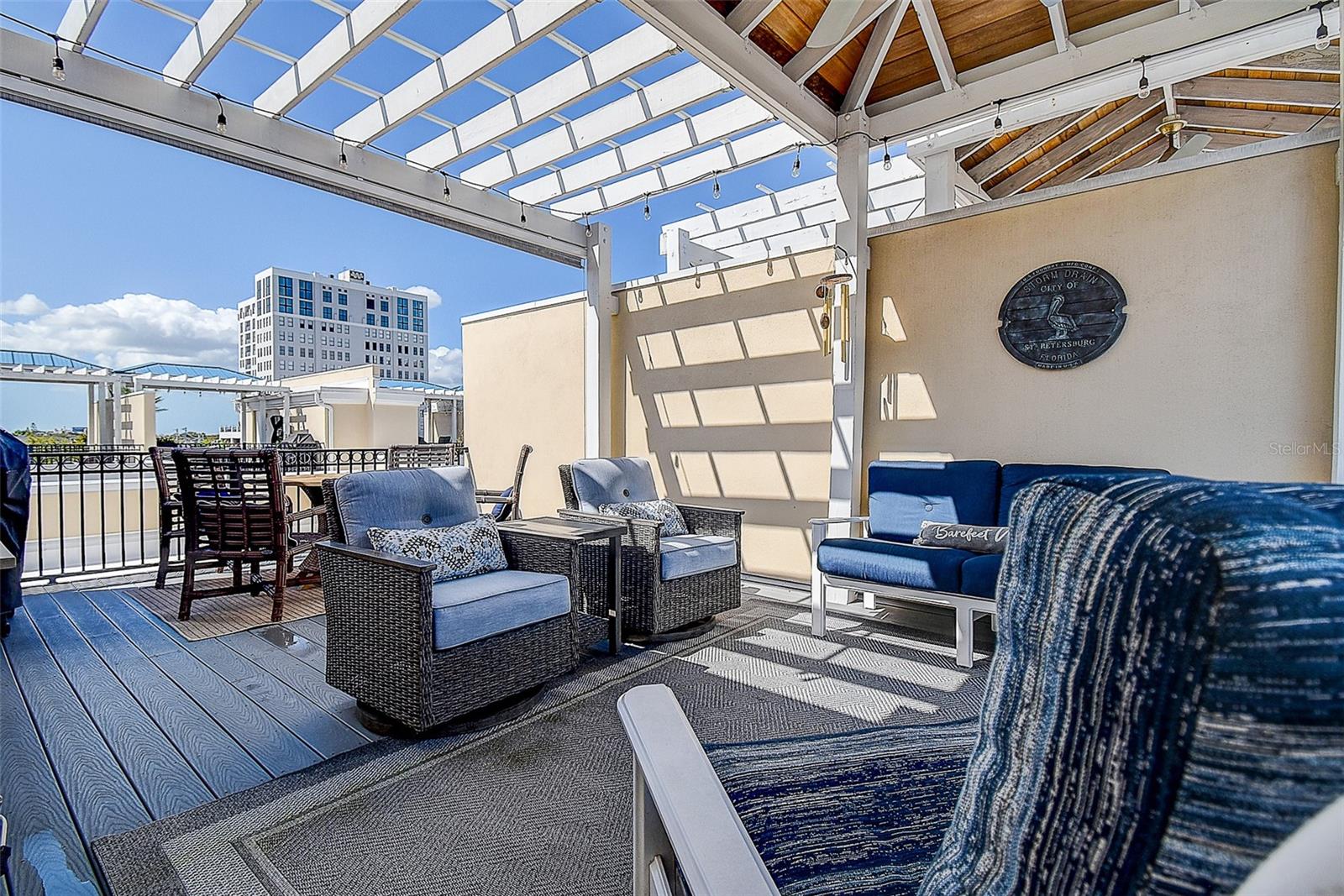 Image 34 of 43 For 411 Regent Lane N