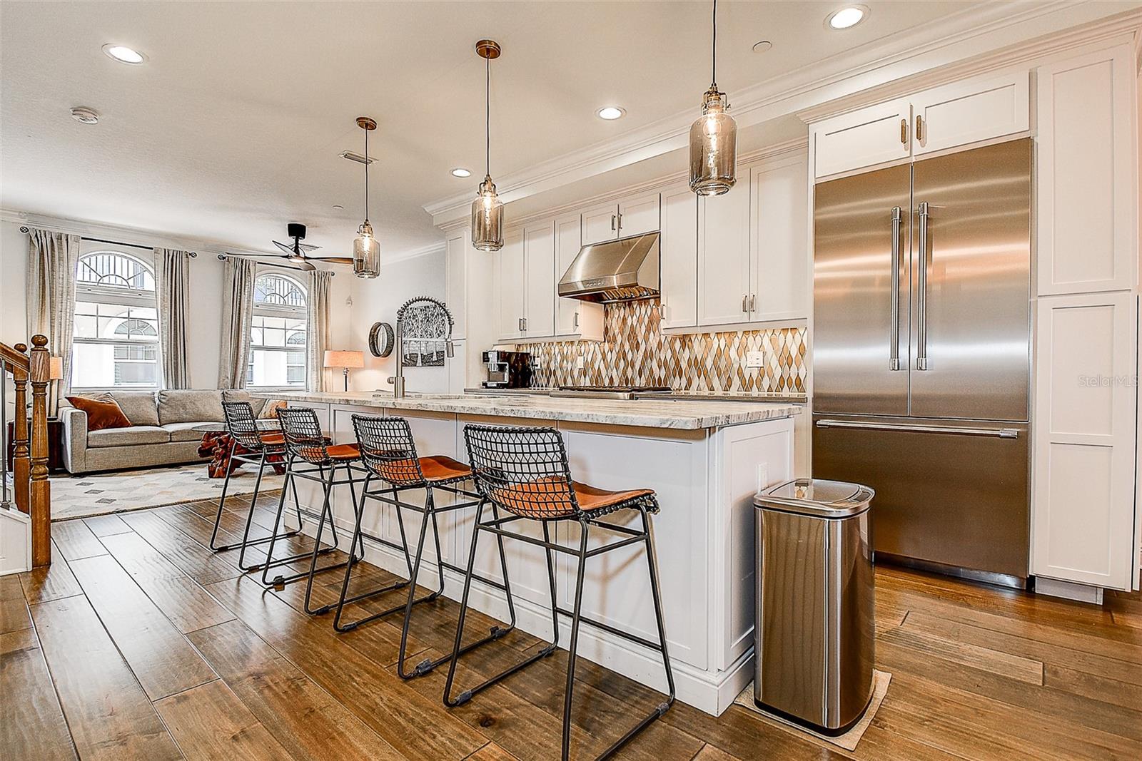 Image 5 of 43 For 411 Regent Lane N