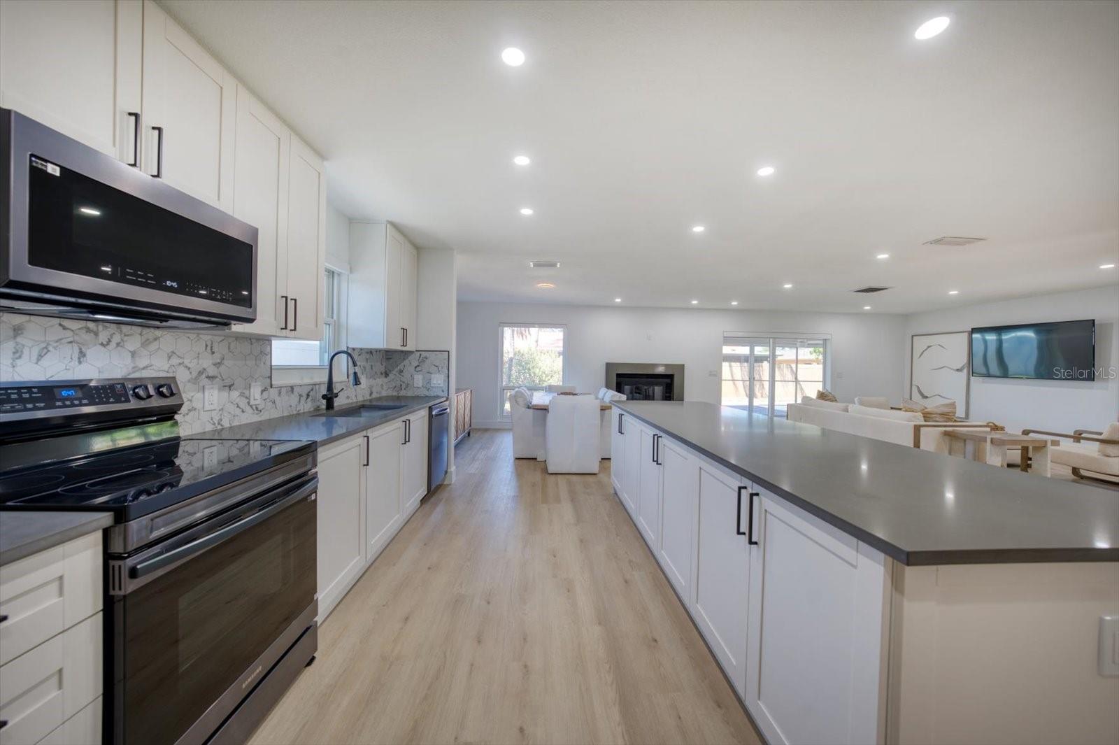 Image 12 of 27 For 2031 Tanglewood Way Ne