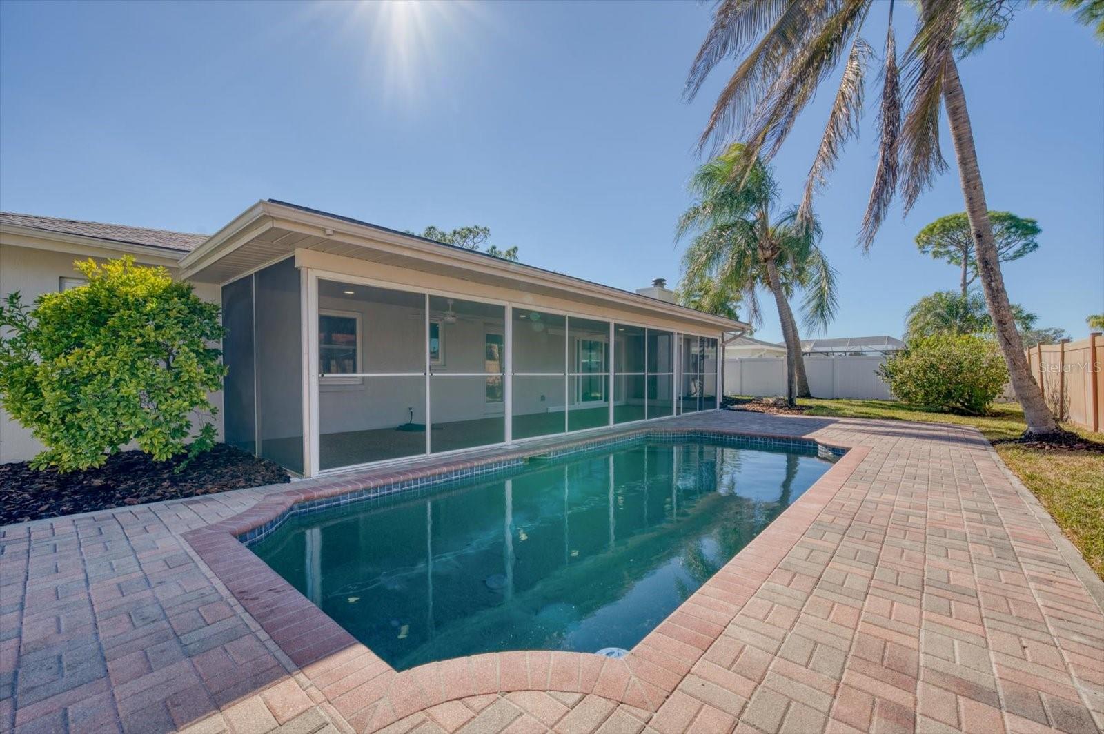 Image 23 of 27 For 2031 Tanglewood Way Ne