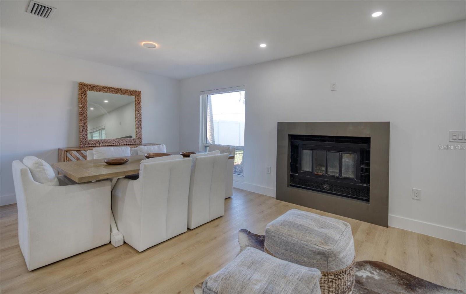 Image 9 of 27 For 2031 Tanglewood Way Ne