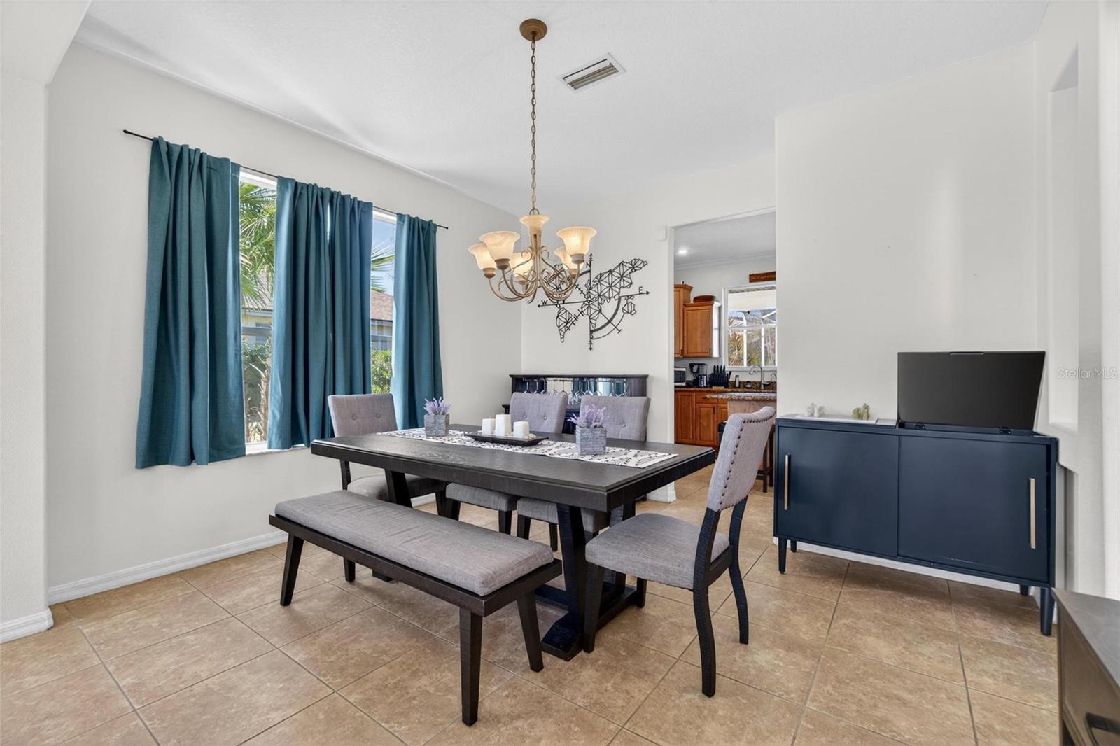 Image 4 of 40 For 1006 Robinwood Drive