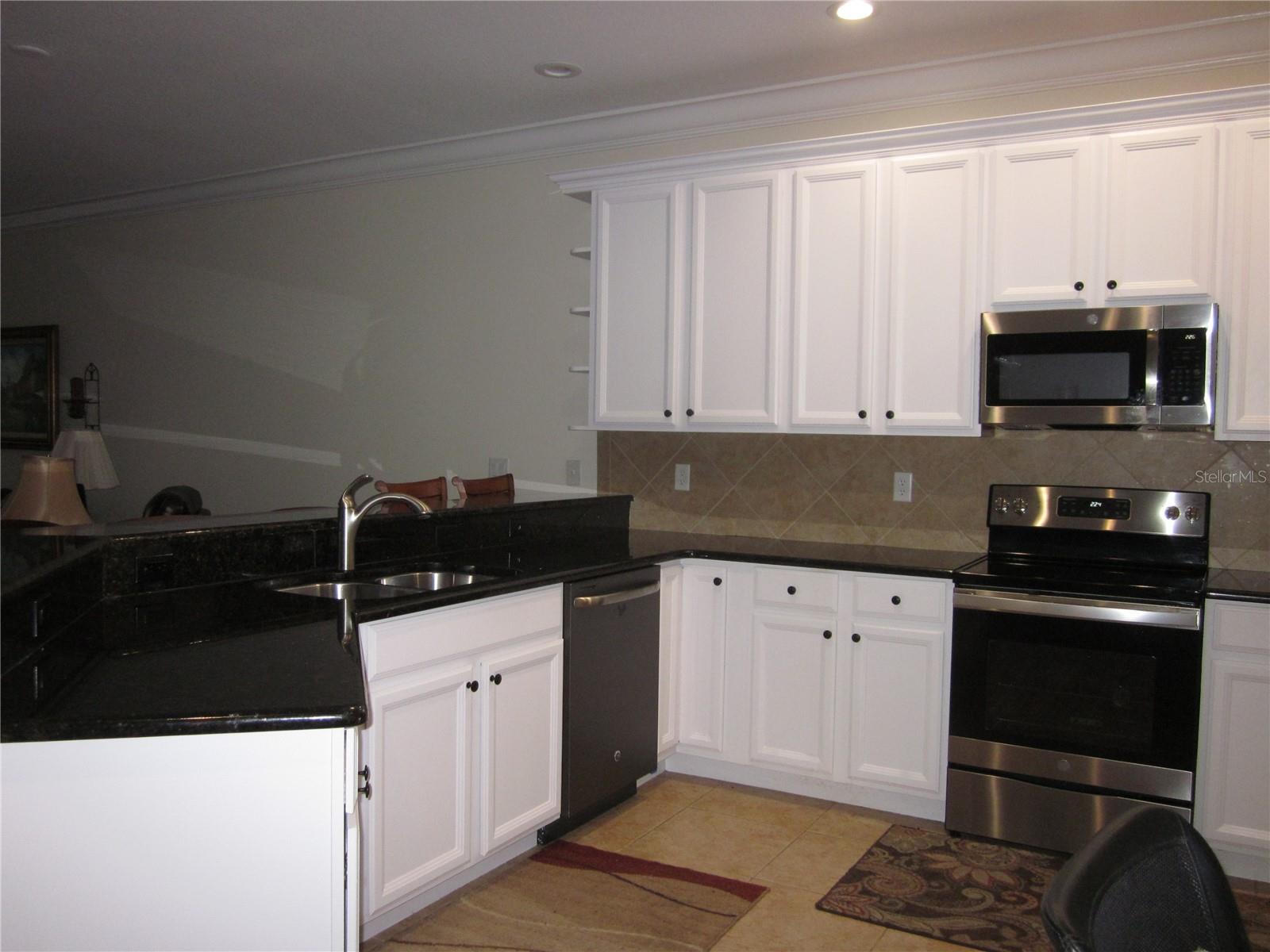 Image 3 of 39 For 4015 Courtside Way