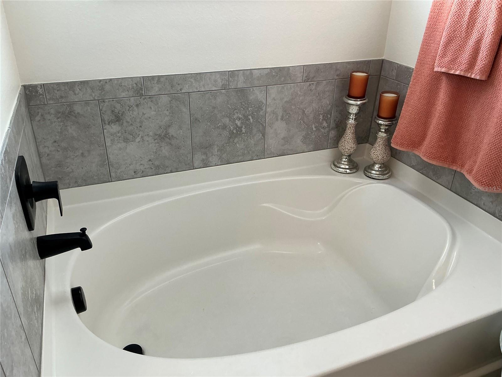 Image 21 of 34 For 1002 Berry Leaf Court