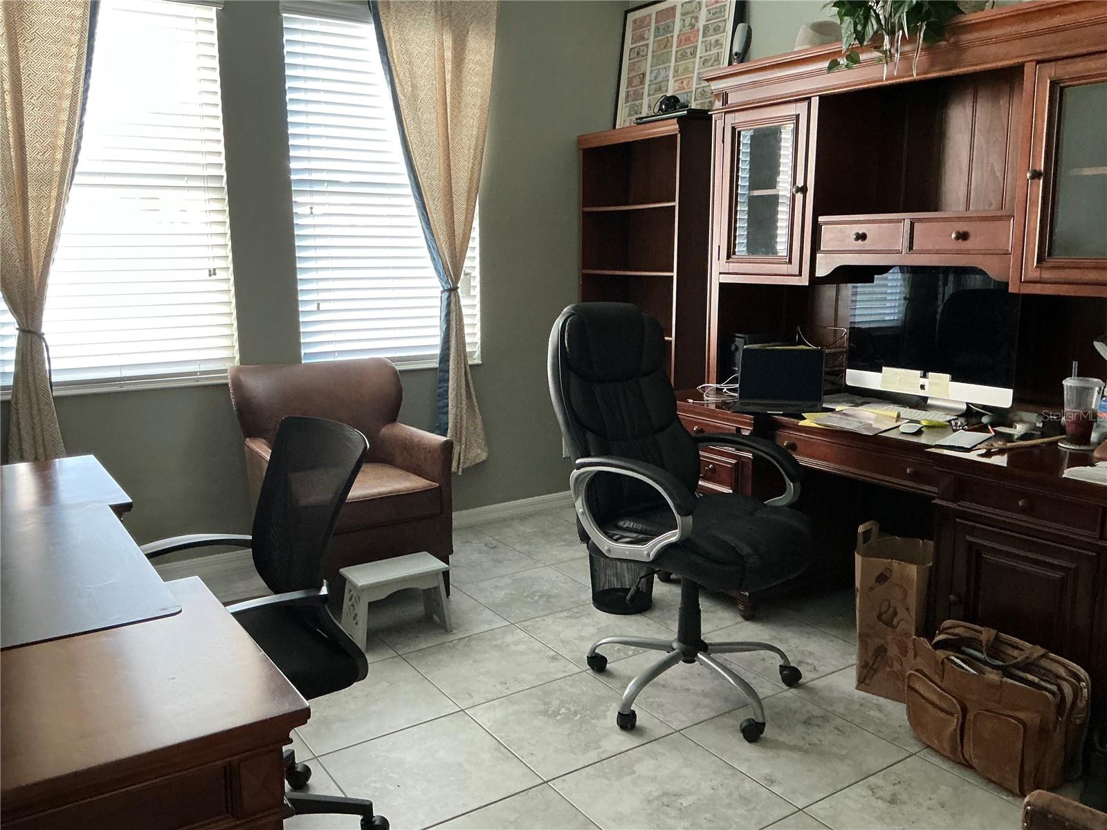 Image 7 of 34 For 1002 Berry Leaf Court