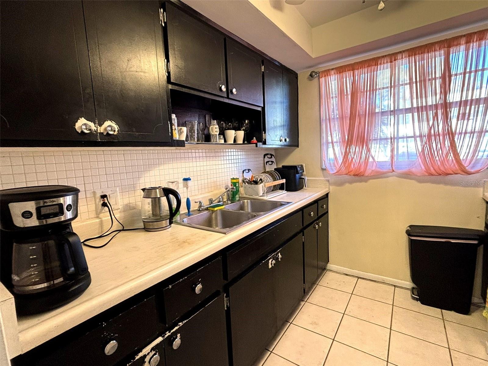 Image 4 of 19 For 1433 Belcher Road B2