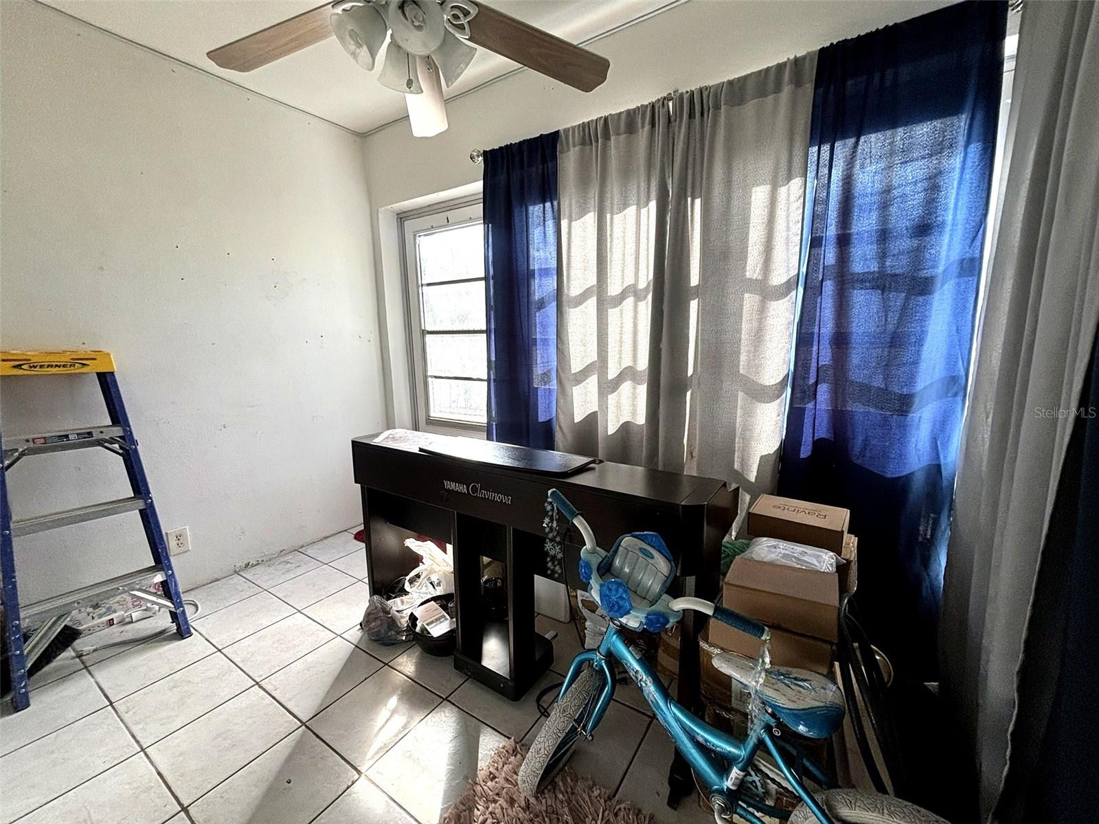 Image 8 of 19 For 1433 Belcher Road B2