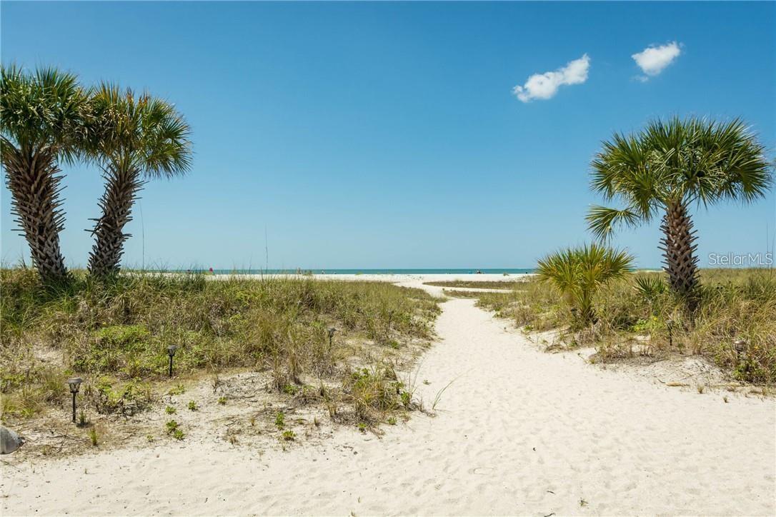 Image 10 of 50 For 10280 Gulf Boulevard 25