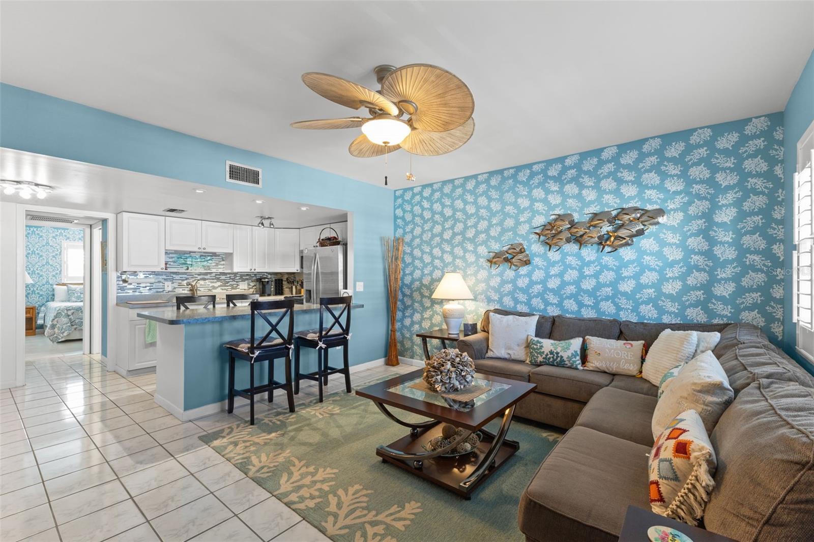 Image 13 of 50 For 10280 Gulf Boulevard 25