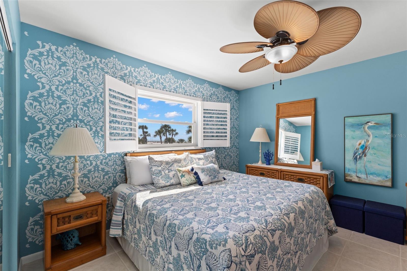 Image 20 of 50 For 10280 Gulf Boulevard 25