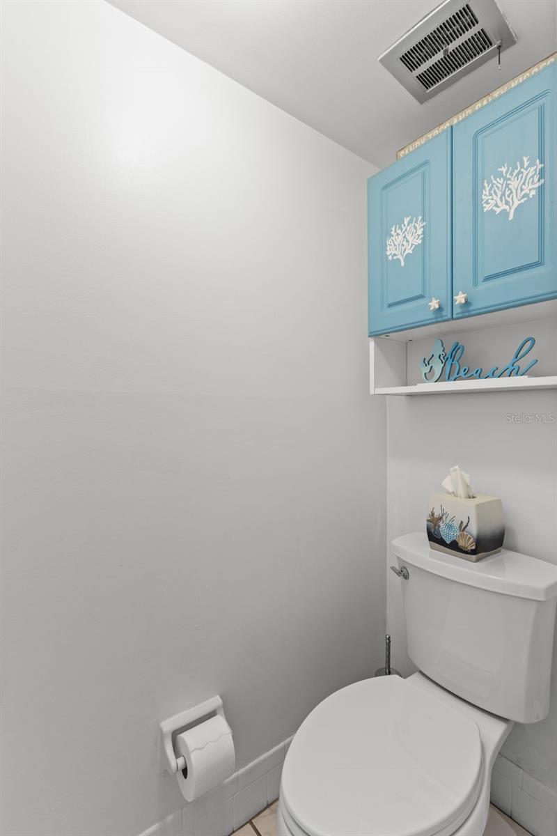 Image 24 of 50 For 10280 Gulf Boulevard 25