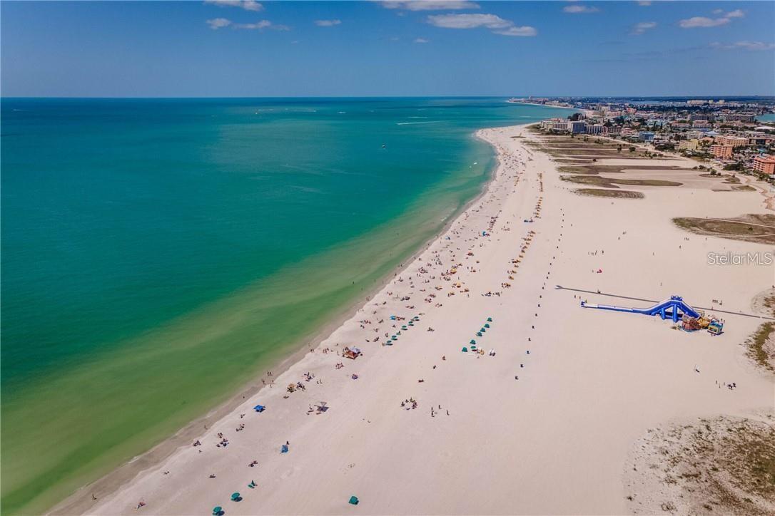 Image 32 of 50 For 10280 Gulf Boulevard 25