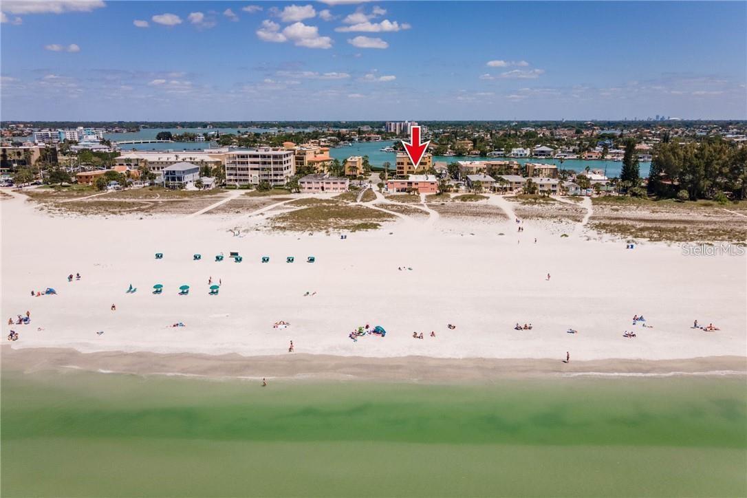 Image 38 of 50 For 10280 Gulf Boulevard 25