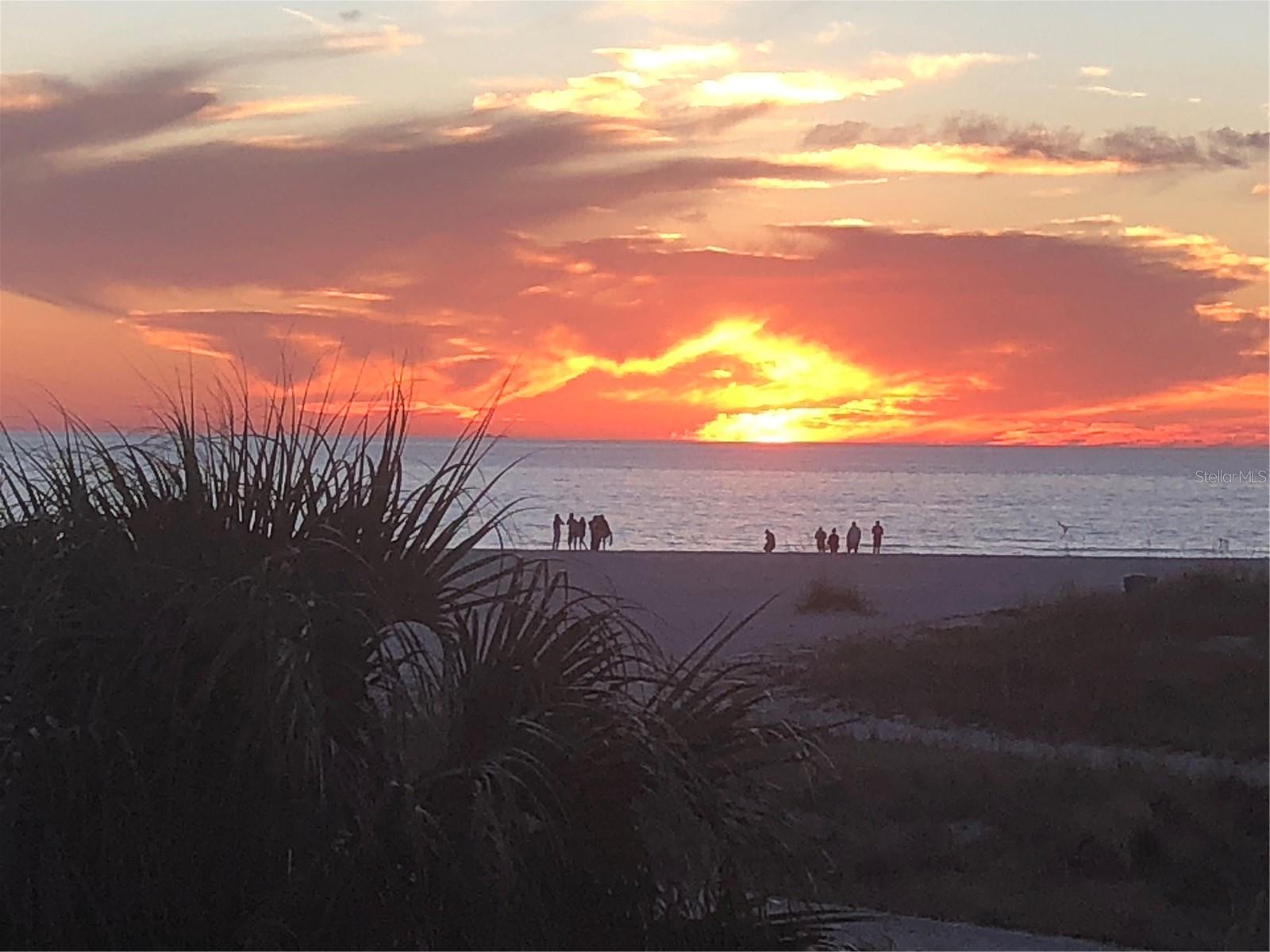 Image 48 of 50 For 10280 Gulf Boulevard 25