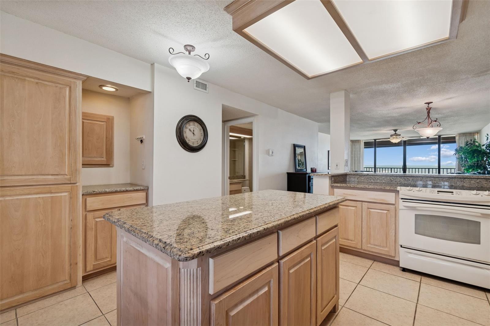 Image 10 of 52 For 7100 Sunset Way 302