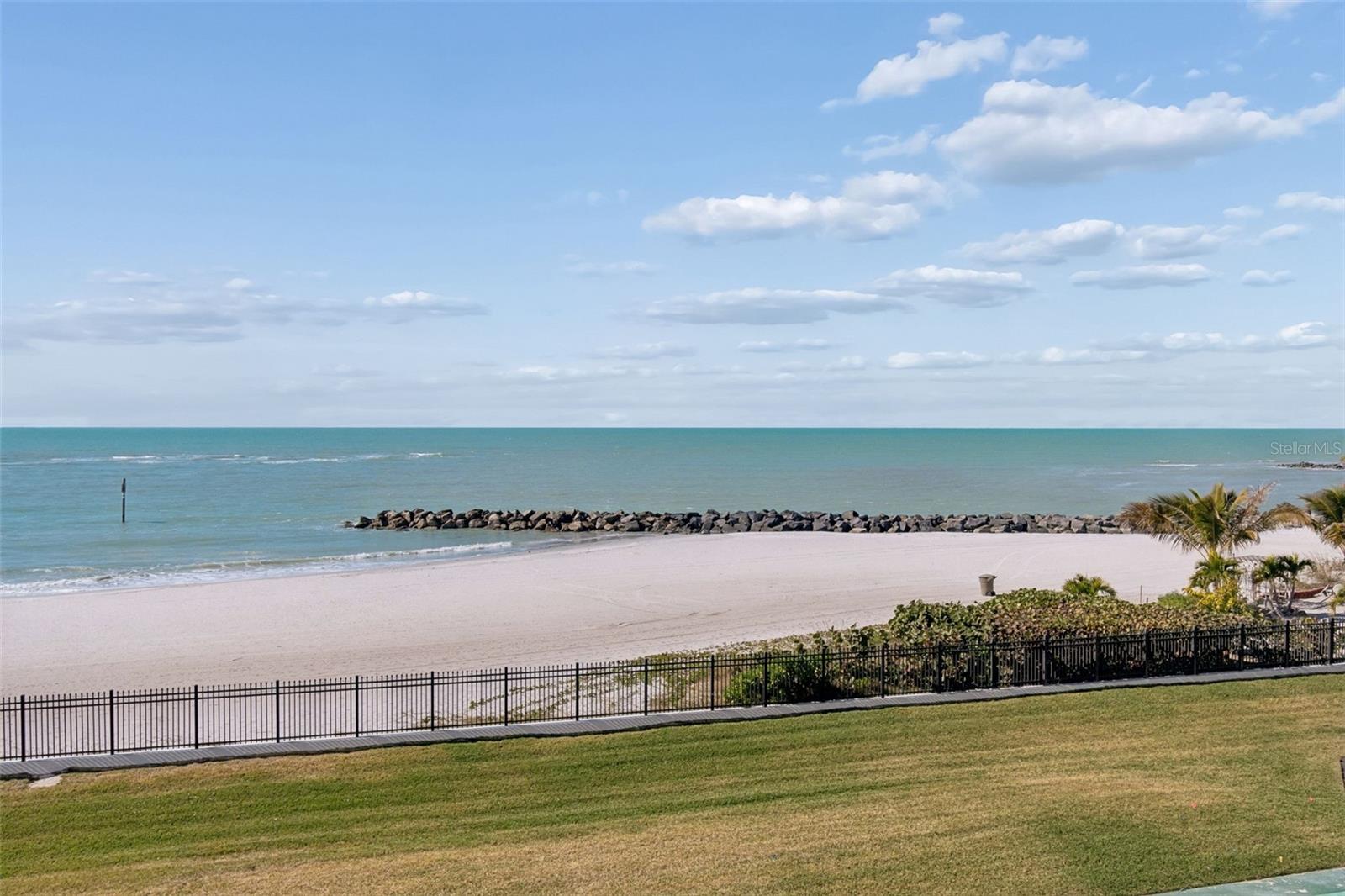 Image 18 of 52 For 7100 Sunset Way 302