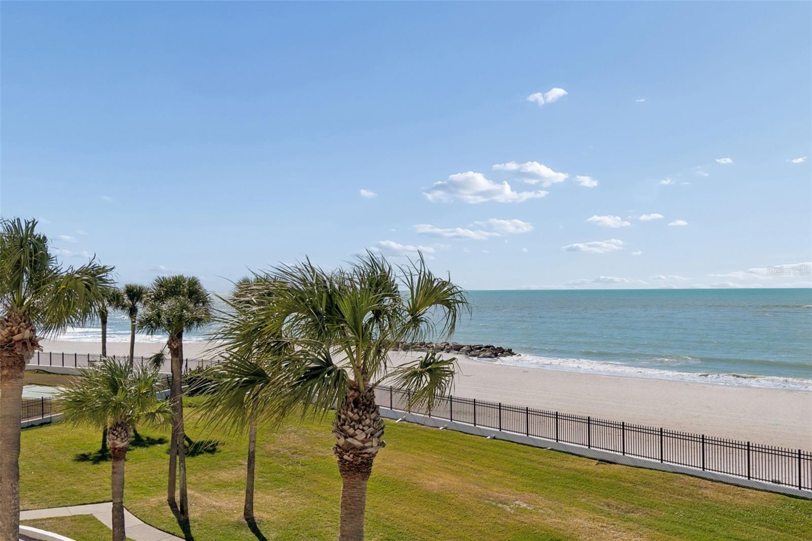 Image 19 of 52 For 7100 Sunset Way 302