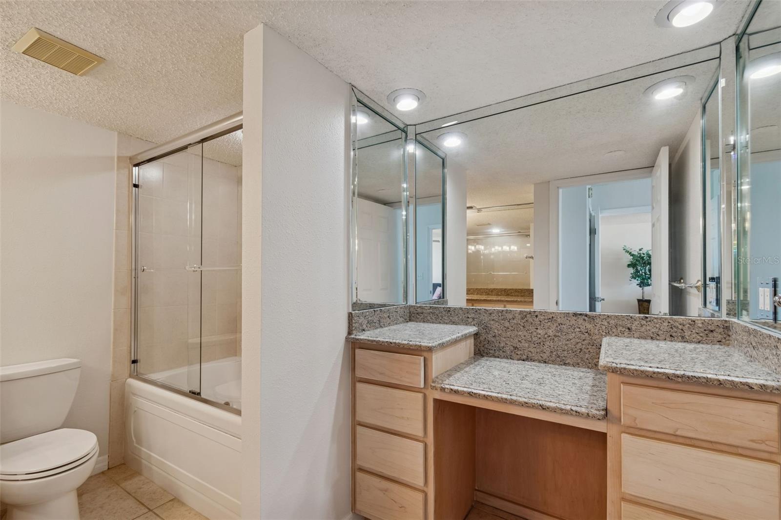 Image 24 of 52 For 7100 Sunset Way 302