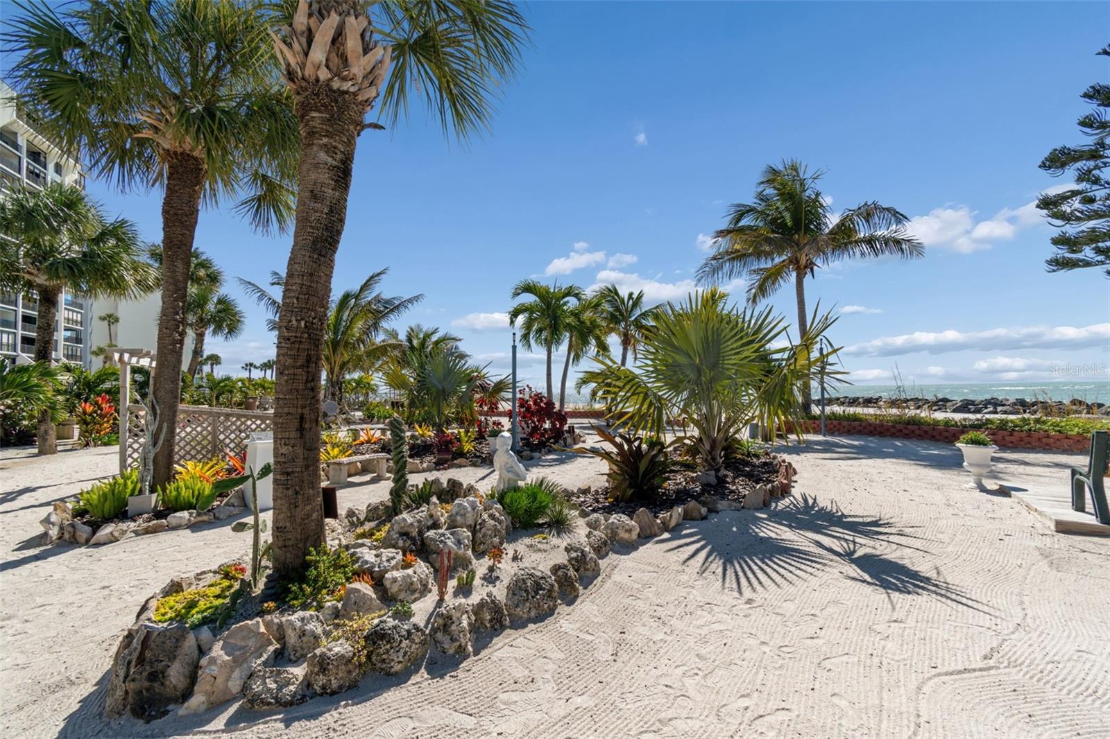 Image 33 of 52 For 7100 Sunset Way 302