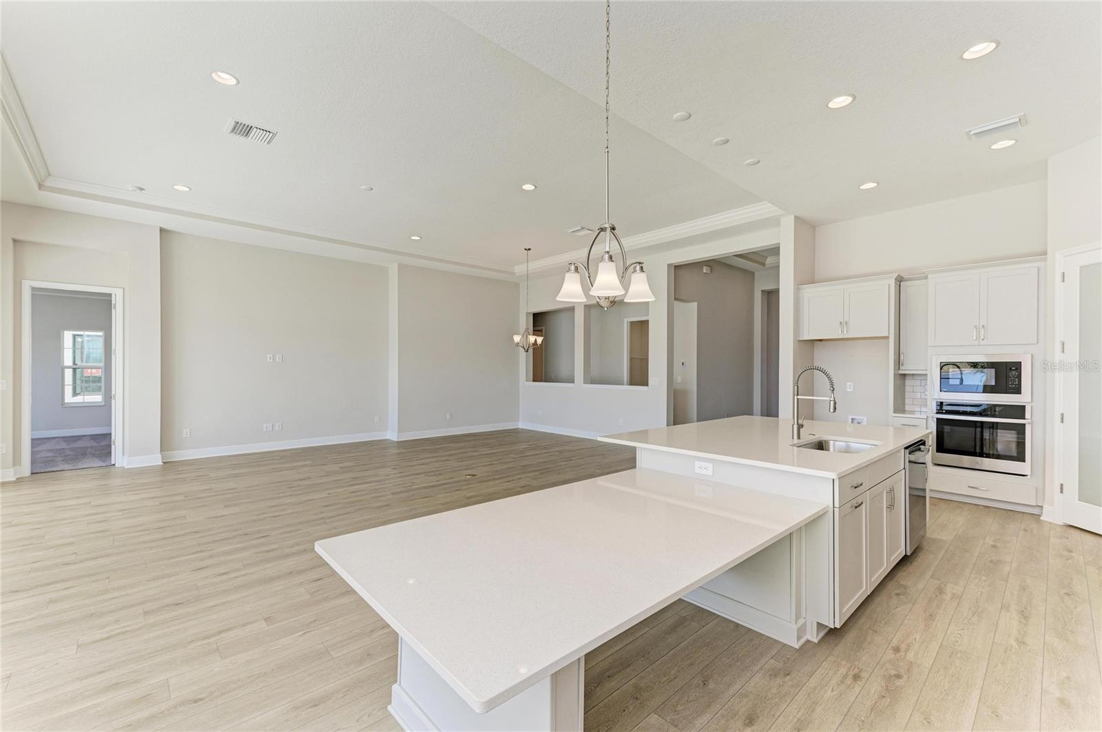 Listing photo id 15 for 14867 Rider Pass Drive